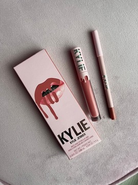 Kylie Cosmetics Matte Lip Kit Snow Way Bae 302