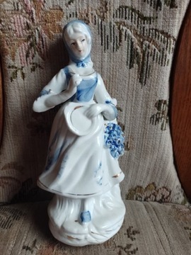 Figurka porcelanowa dziewczynka dekoracja 20 cm 