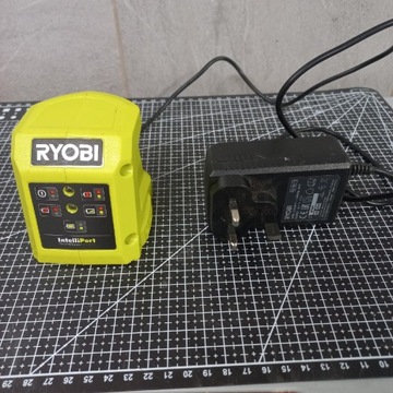 Ładowarka Ryobi RC18115