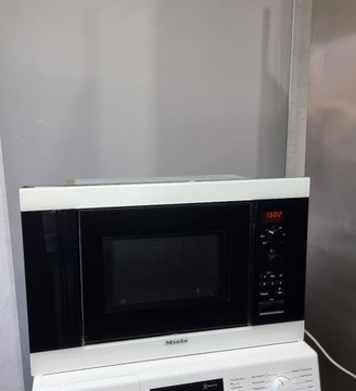 Kuchenka mikrofalowa do zab. Miele, GRILL, 800W