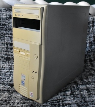 Stary komputer Fujitsu Intel Pentium III , M6VBE