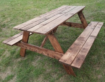 Stół ogrodowy z ławkami 