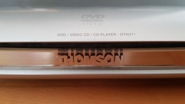 Srebrny odtwarzacz DVD Thomson DTH311 pilot