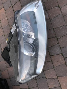 Lampa ksenon przód Audi A6 C6 przed lift