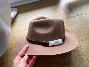 Guess kapelusz jesienny wełniany brązowy M