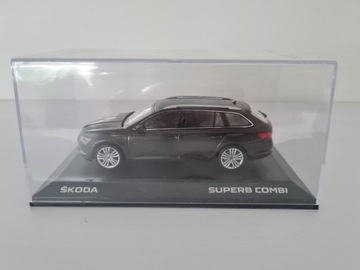 SKODA MODELIK SUPERB III 3 KOMBI 1:43 OE