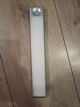 Listwa lampka LED bezprzewodowa z czujnikiem ruchu