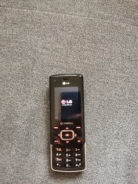 Telefon komórkowy LG KU 800