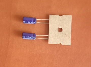Kondensator elektrolit. 16V 10uF 85'C [5szt.]