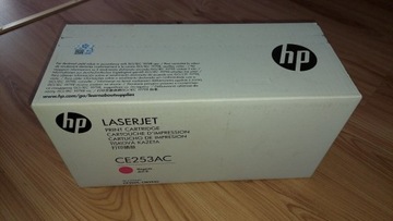 Toner nowy i oryginalny hp CE253AC.