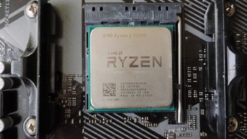 AMD Ryzen 3 3200g + Chłodzenie Spartan 3 LT HE1012