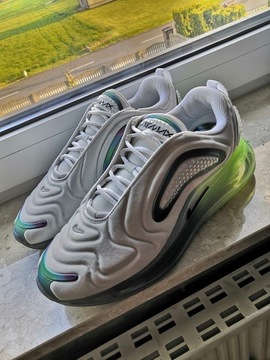 NIKE AIR MAX 720 