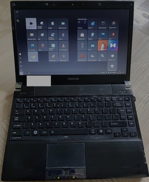 Laptop Toshiba R700 8GB SSD-128GB i3 FVAT