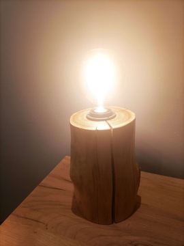 Lampka nocna z plastra drewna