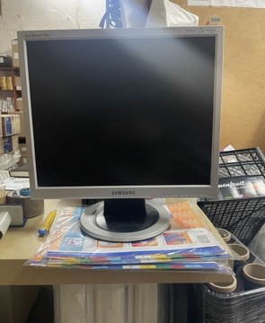 Monitor Samsung SyncMaster 710