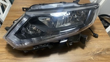 Lampy przednie Nissan Xtrail T32