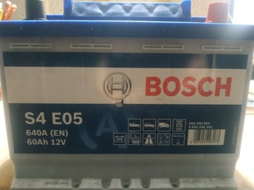 Akumulator Bosch S4 prawy+