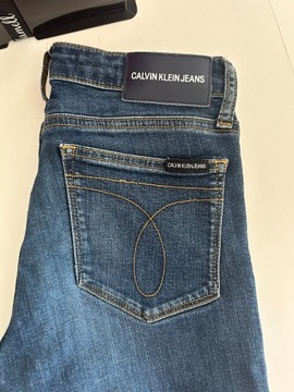 Jeansy rurki Calvin Klein skinny