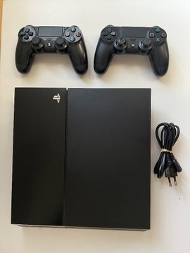 Playstation 4, 500 gb, 2 pady