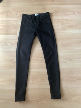 Czarne jeansy rurki damskie 25W 30L