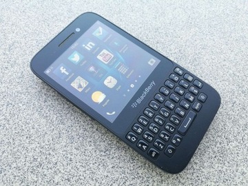 Telefon BlackBerry Q5 2GB 8GB 5Mpi 3,1" Smart 