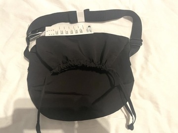 Uniqlo nowa torebka nerka mini bag czarna