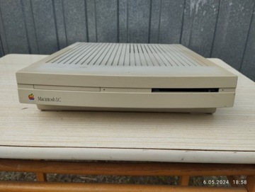 Stary Komputer Macintosh LC