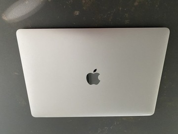 MacBook Pro 13” Touch Bar  i7 RAM  16GB SSD 512 