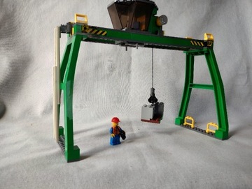 Lego train suwnica, dźwig z figurką z setu 7939