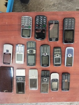 Stare telefony komórkowe 