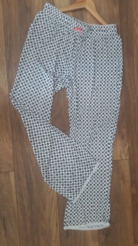 Spodnie piżama 42/44 XL wzór koronka