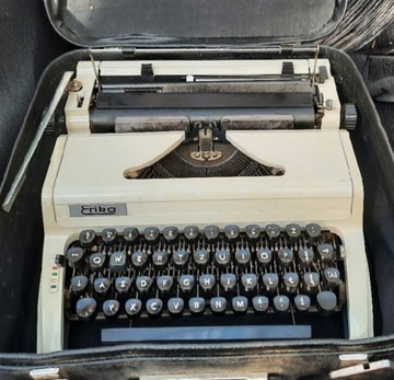 Ręczna maszyna do pisania Erika mod. 105