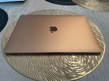 MacBook Air M1 stan idealny 98% baterii