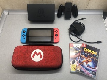 Konsola nintendo switch + gry, etui, karta sd 64gb