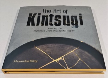 THE ART OF KINTSUGI. LEARNING THE JAPANESE CRAFT