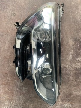 Prawa lampa przód Renault Megane IV