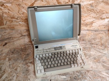 RETRO LAPTOP DATA GENERAL ONE 2213 C