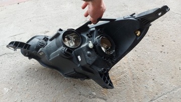 Citroen c3 2014 lampa prawa przednia