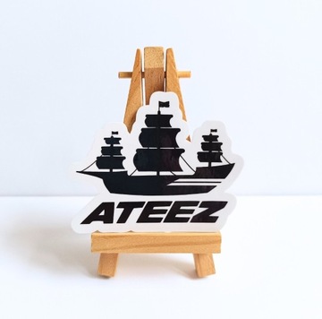 Naklejka kpop Ateez statek piratów 