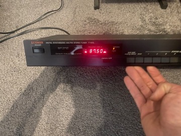 Luxman T 100L tuner radiowy