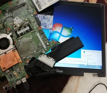  Laptop Fujitsu Amilo Pro V2040
