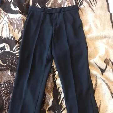Spodnie garniturowe czarne 164 