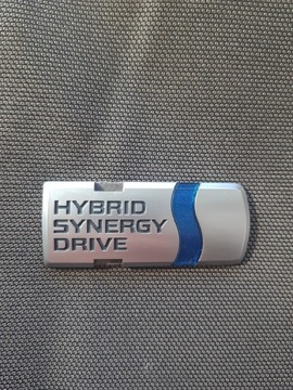 Toyota Prius Auris znaczek emblemat synergy drive