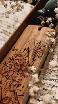 „Muzyka” ręcznie wypalana zakładka do książki