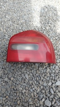 Lampa audi a3 8l prawy tył