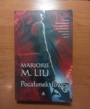 Pocałunek łowcy - Marjorie M. Liu