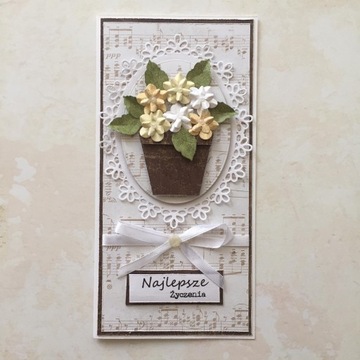 Kartka okolicznościowa ręcznie robiona z kwiatami