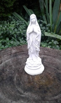 Matka Boża Lourdes betonowa pomnik stroik
