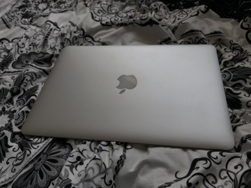 MacBook Air (13-inch, 2017)