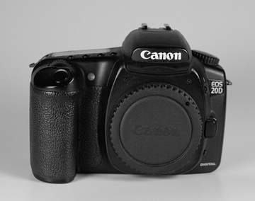 Canon 20D + obiektyw kit 18-55mm + ładowarka